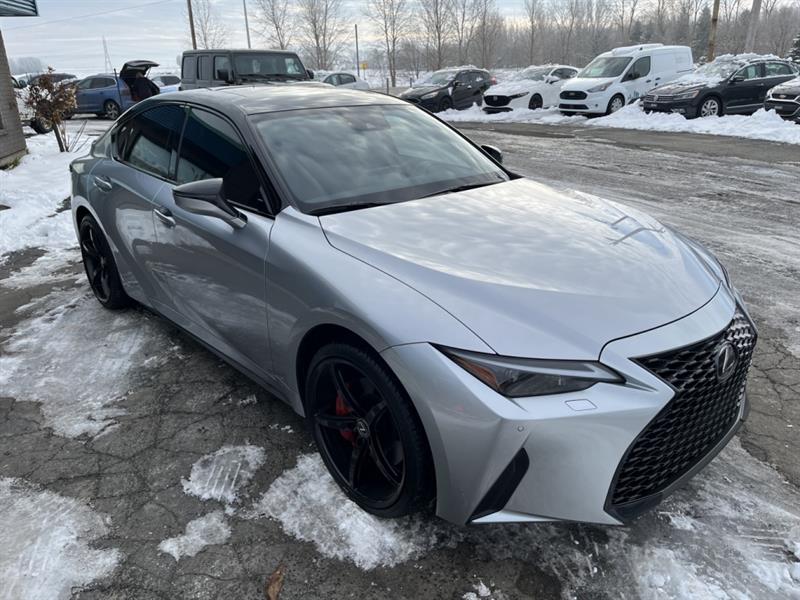 lexus IS 2024 - 32