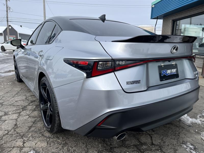lexus IS 2024 - 40