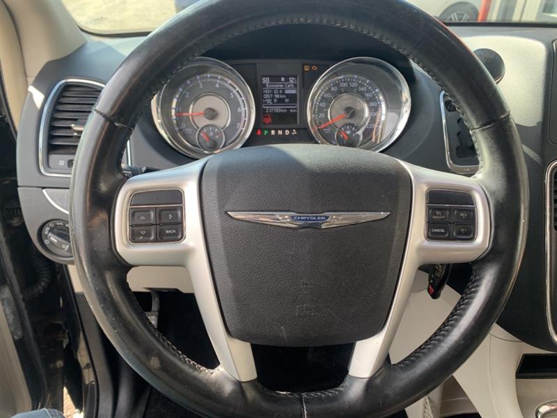 chrysler Town & Country 2015 - 12