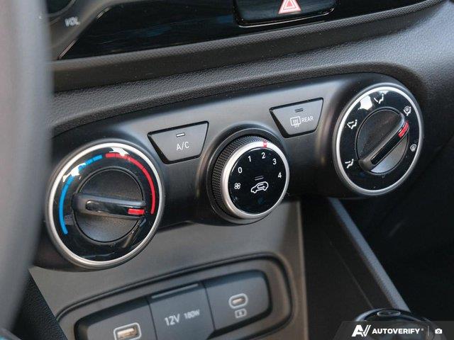 hyundai Venue 2023 - 25