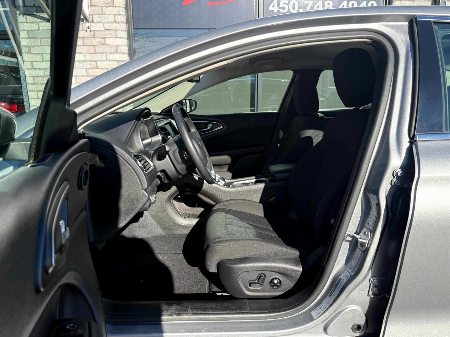 chrysler 200 2016 - 25