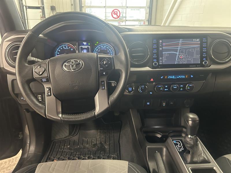 toyota Tacoma 2022 - 16