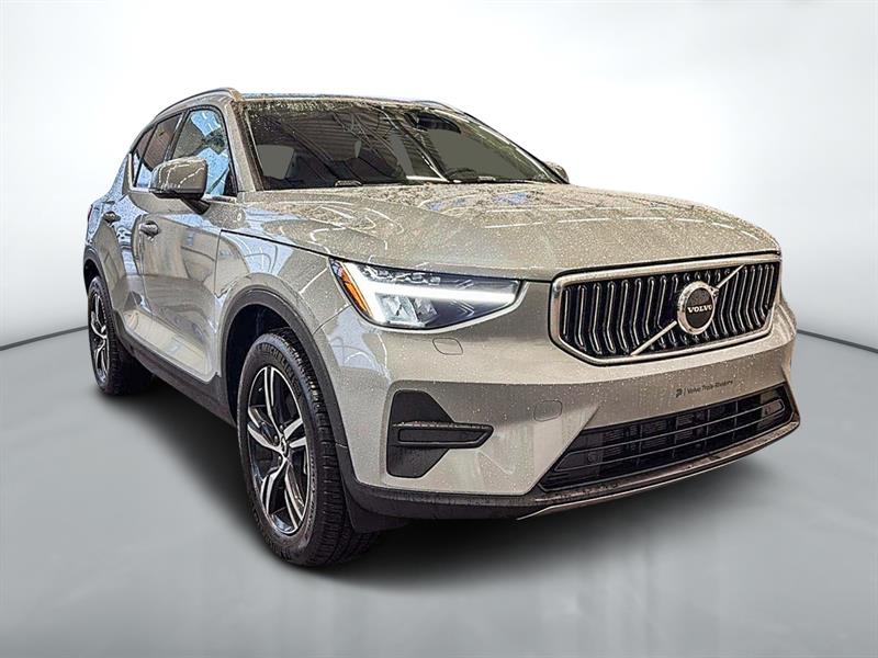 volvo XC40 2025