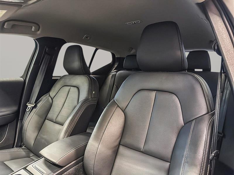 volvo XC40 2025 - 11