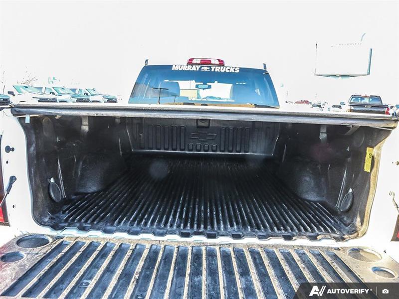 chevrolet Silverado 1500 2018 - 24