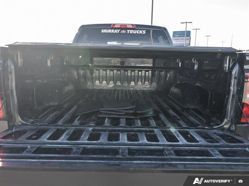 chevrolet Silverado 1500 2018 - 24