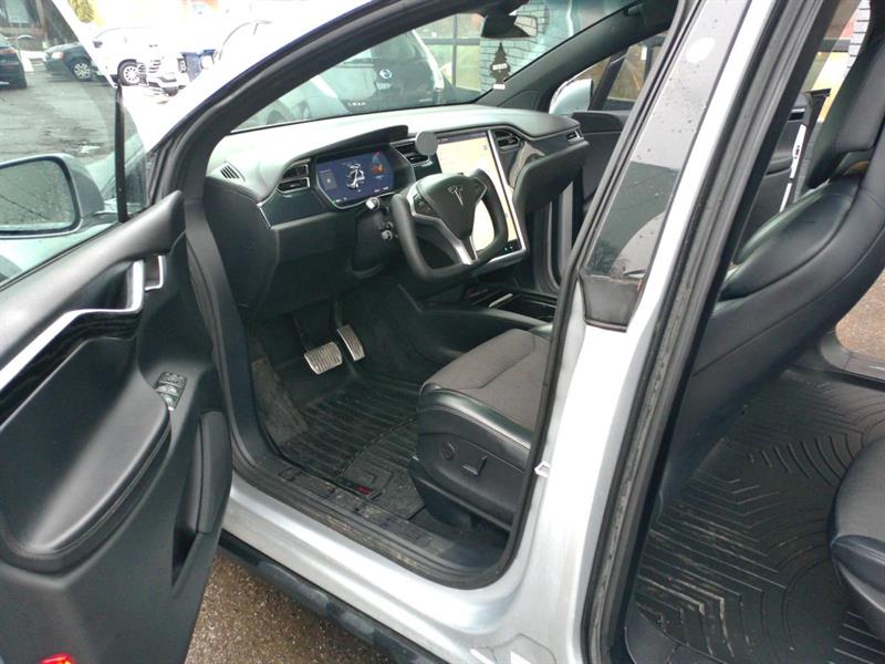 tesla Model X 2017 - 11