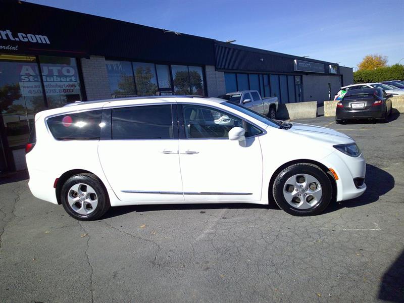 chrysler Pacifica 2017 - 2