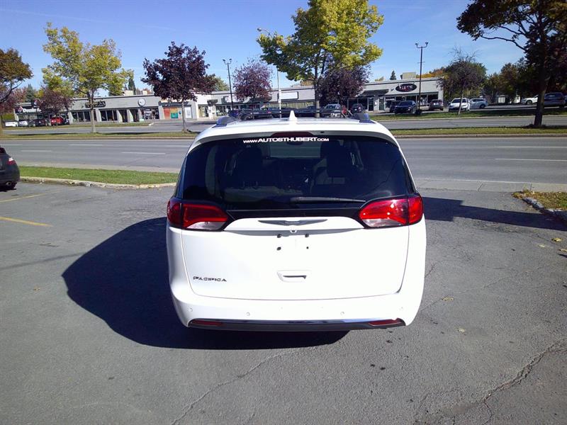 chrysler Pacifica 2017 - 4