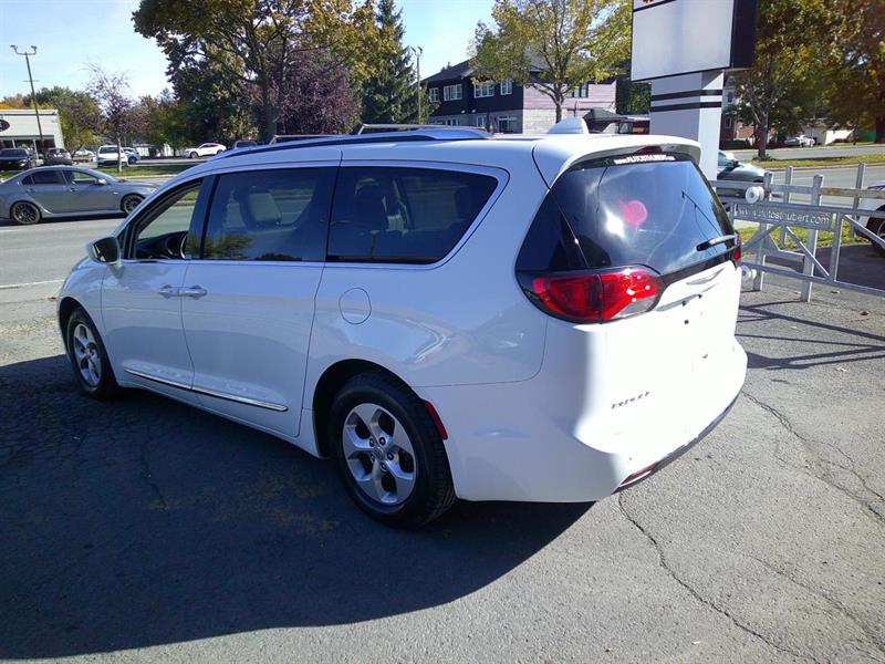 chrysler Pacifica 2017 - 5