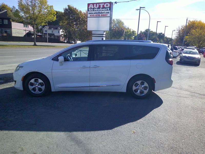 chrysler Pacifica 2017 - 6