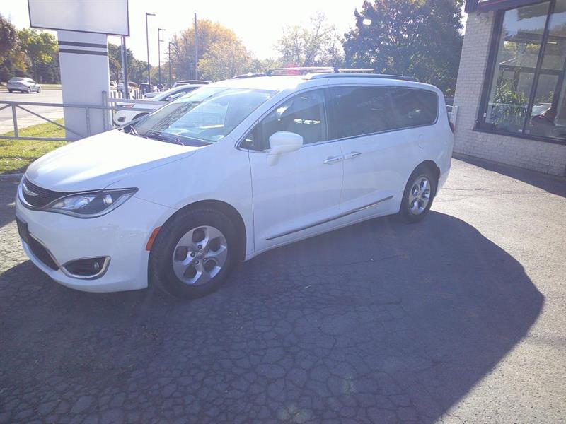 chrysler Pacifica 2017 - 7