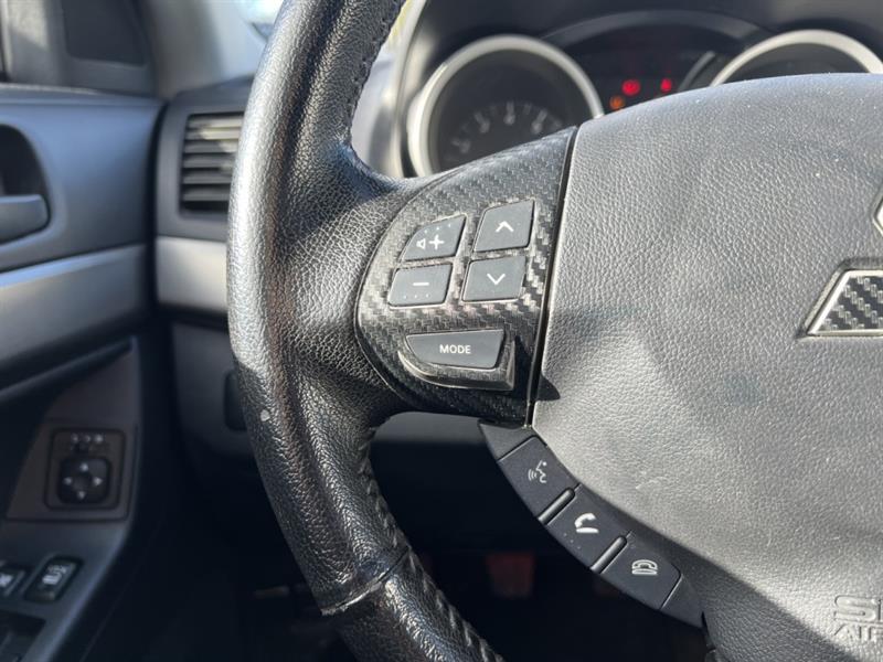 mitsubishi Lancer 2015 - 18