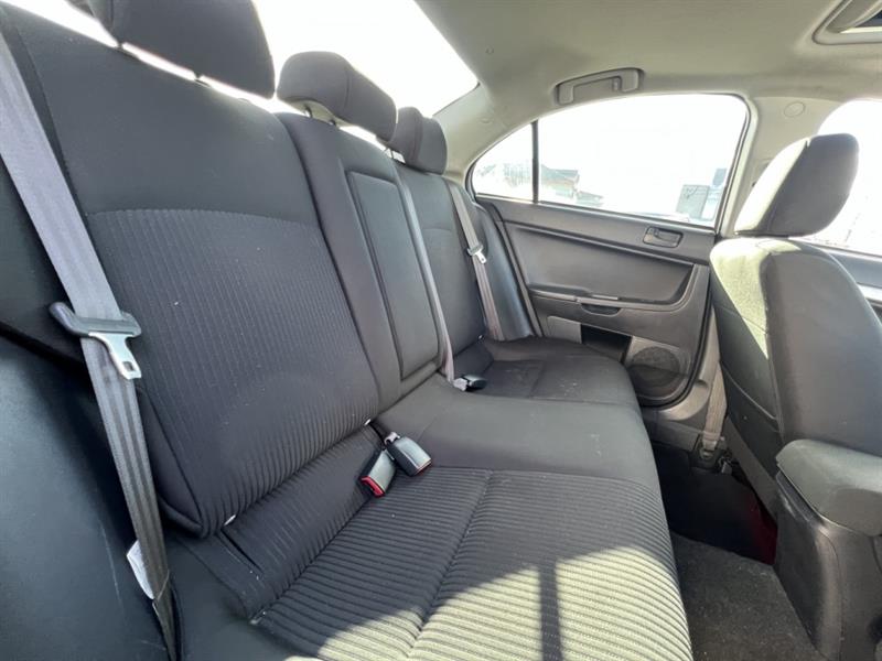 mitsubishi Lancer 2015 - 24