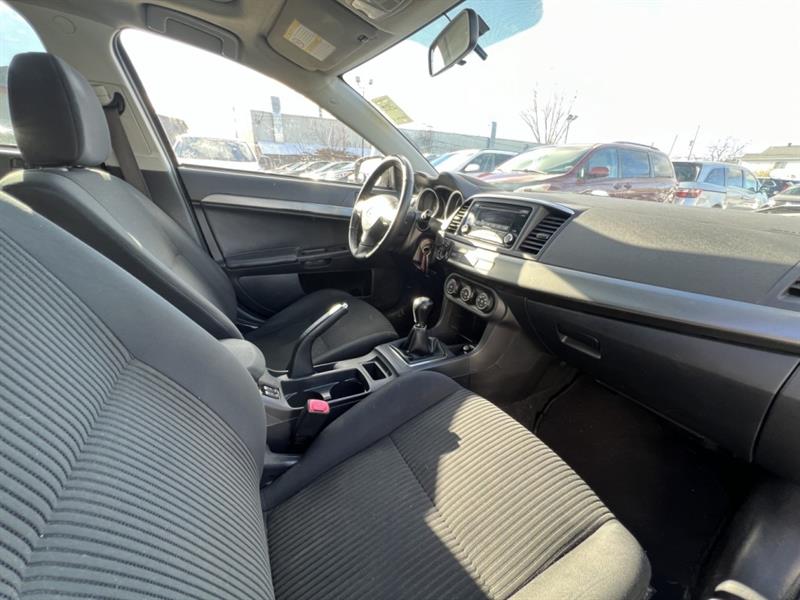 mitsubishi Lancer 2015 - 27