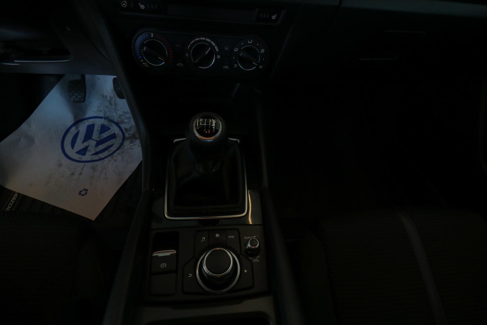 mazda Mazda3 2018 - 13