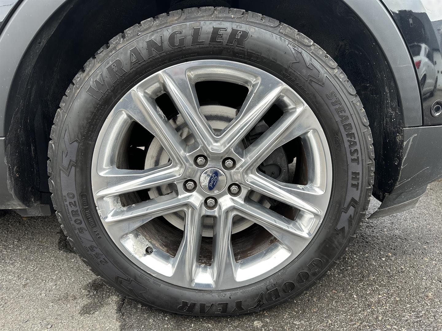 ford Explorer 2016 - 26