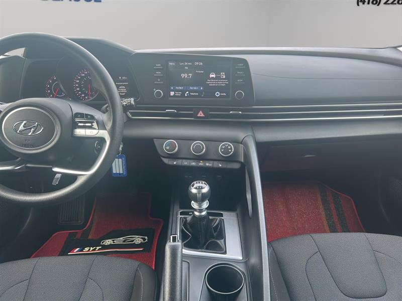 hyundai Elantra 2022 - 17