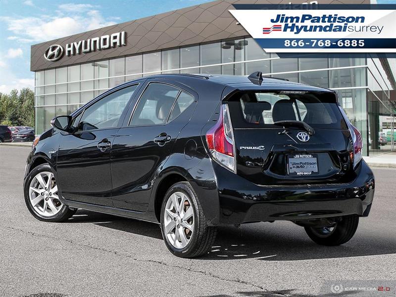 toyota Prius c 2016 - 4