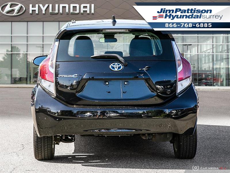 toyota Prius c 2016 - 5