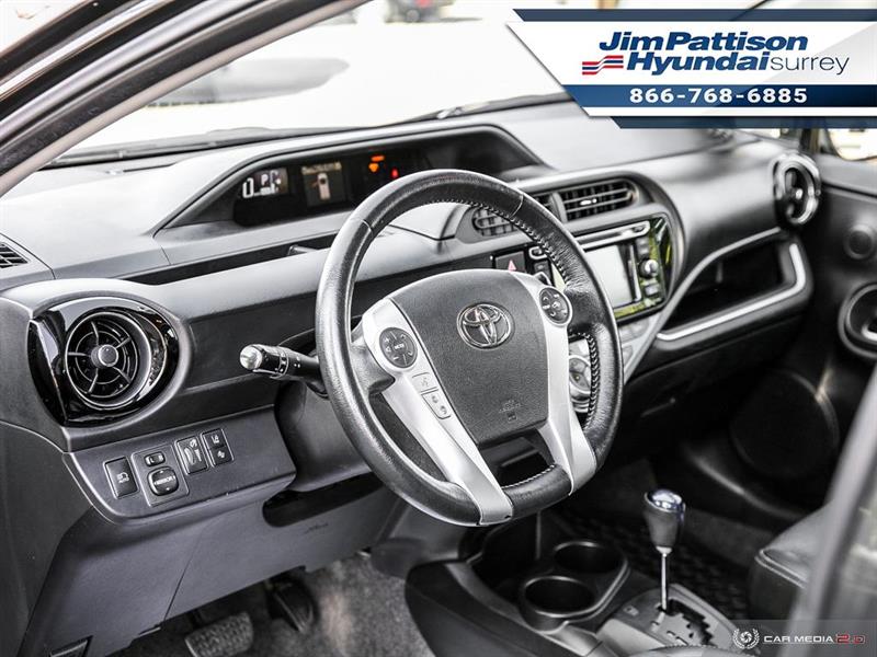 toyota Prius c 2016 - 13