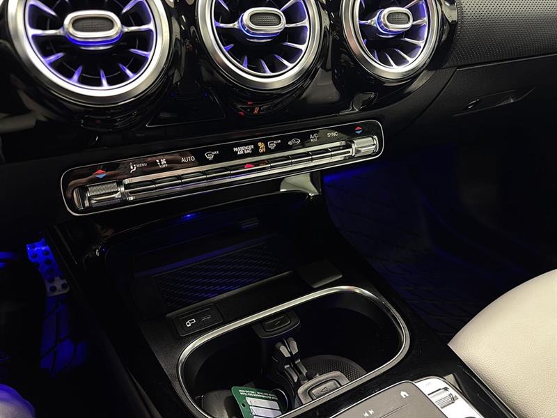 mercedes-benz A-Class 2020 - 19