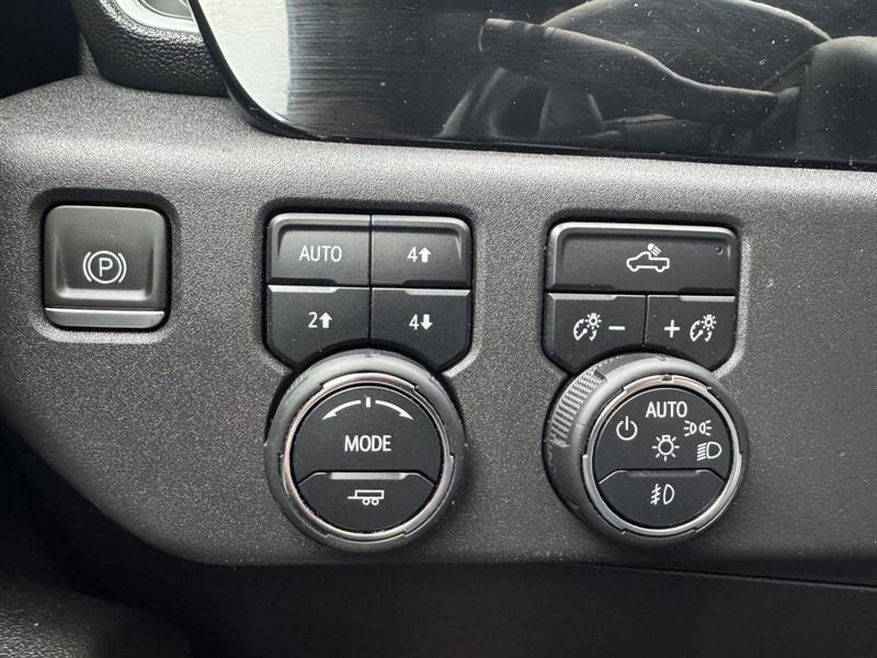 chevrolet Silverado 1500 2023 - 16