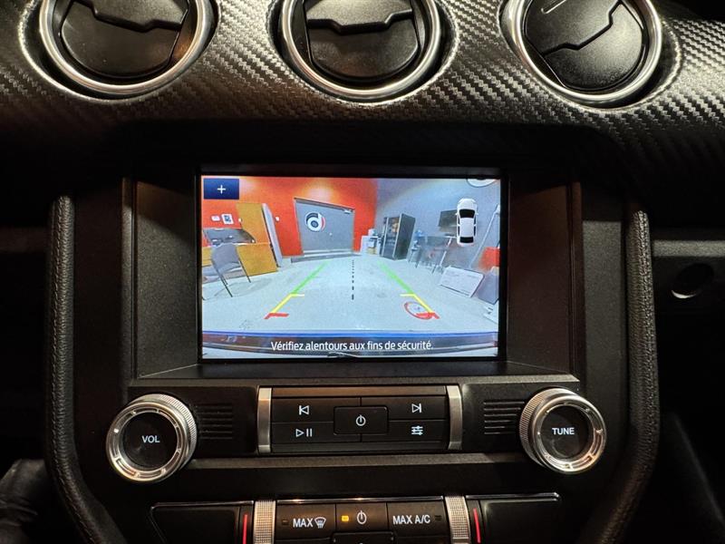 ford Mustang 2021 - 24