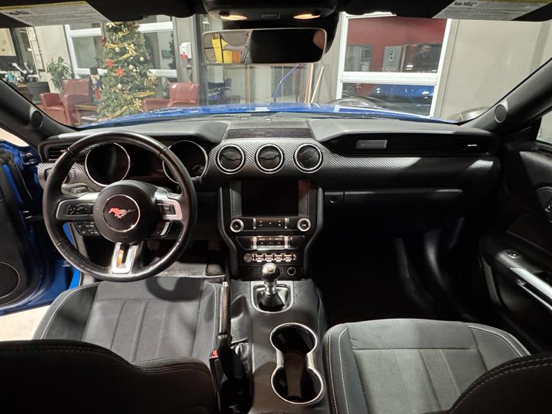 ford Mustang 2021 - 25