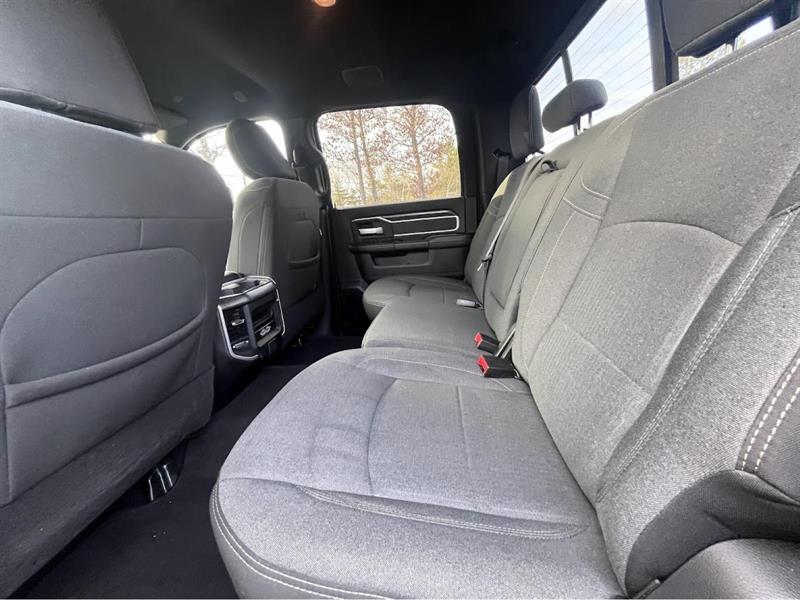 ram 2500 Big Horn 2023 - 16