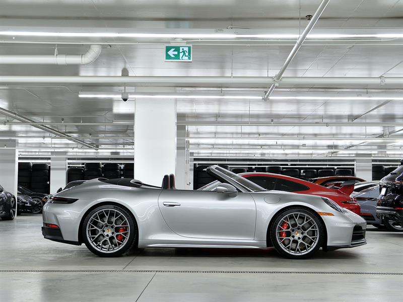 porsche 911 2025 - 2