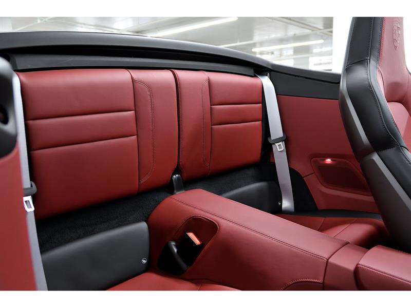 porsche 911 2025 - 36