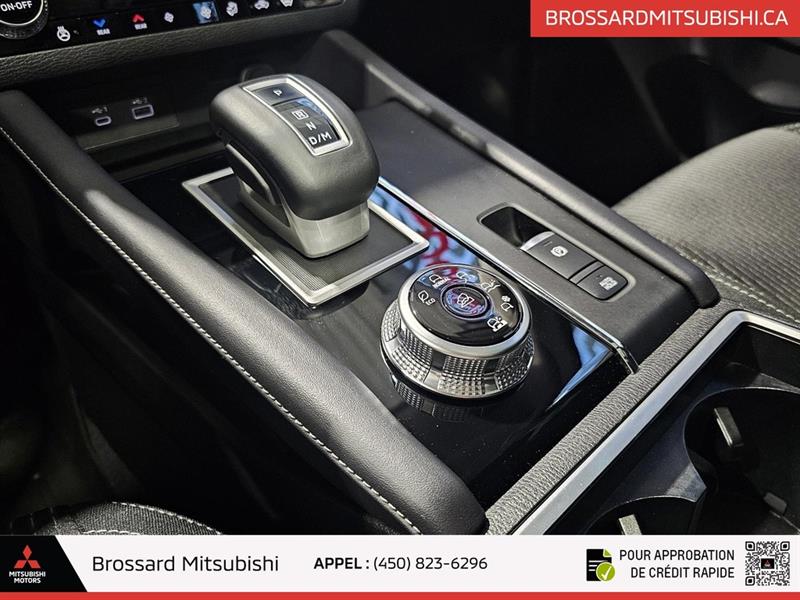 mitsubishi Outlander 2023 - 25