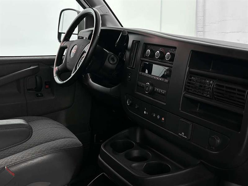 gmc Savana 2023 - 17