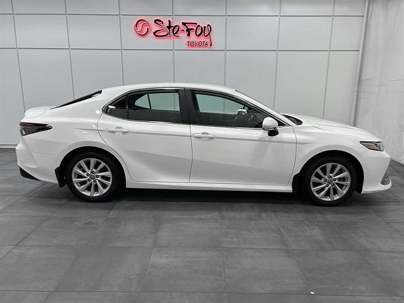 toyota Camry 2023 - 9