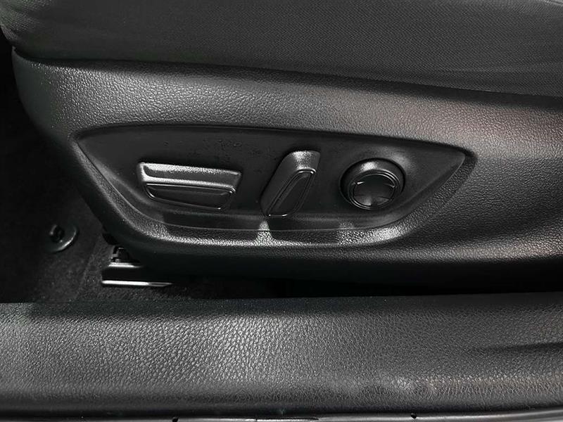 toyota Camry 2023 - 12