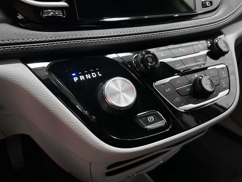 chrysler Pacifica 2022 - 17