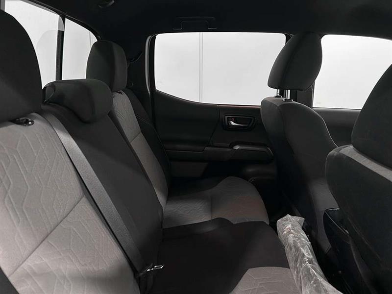 toyota Tacoma 2023 - 26