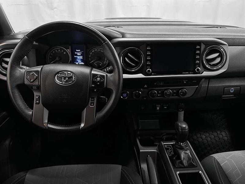 toyota Tacoma 2022 - 26