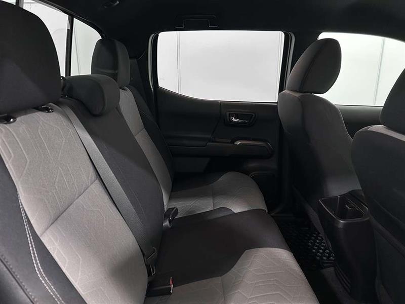 toyota Tacoma 2022 - 27