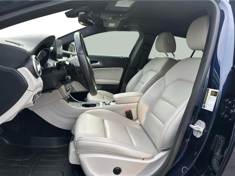 mercedes-benz GLA250 2017 - 10