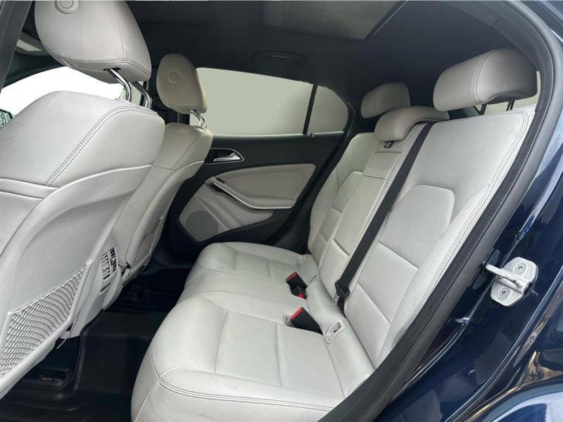 mercedes-benz GLA250 2017 - 11