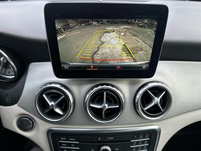 mercedes-benz GLA250 2017 - 14