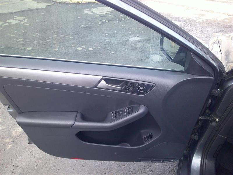 volkswagen Jetta 2017 - 9