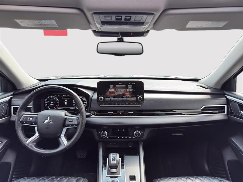 mitsubishi Outlander 2023 - 17