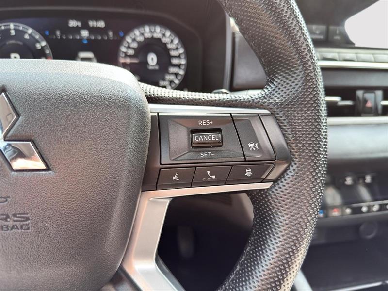 mitsubishi Outlander 2023 - 25