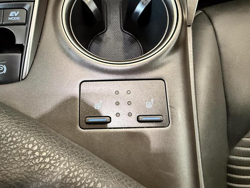 toyota Camry Hybrid 2022 - 8