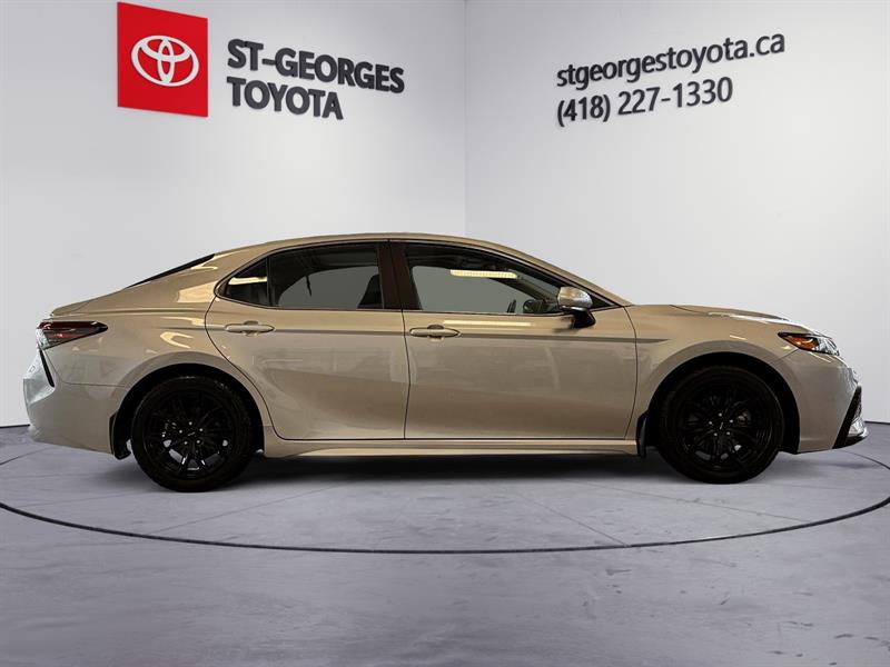 toyota Camry Hybrid 2022 - 12