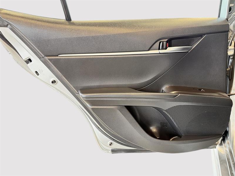 toyota Camry Hybrid 2022 - 18