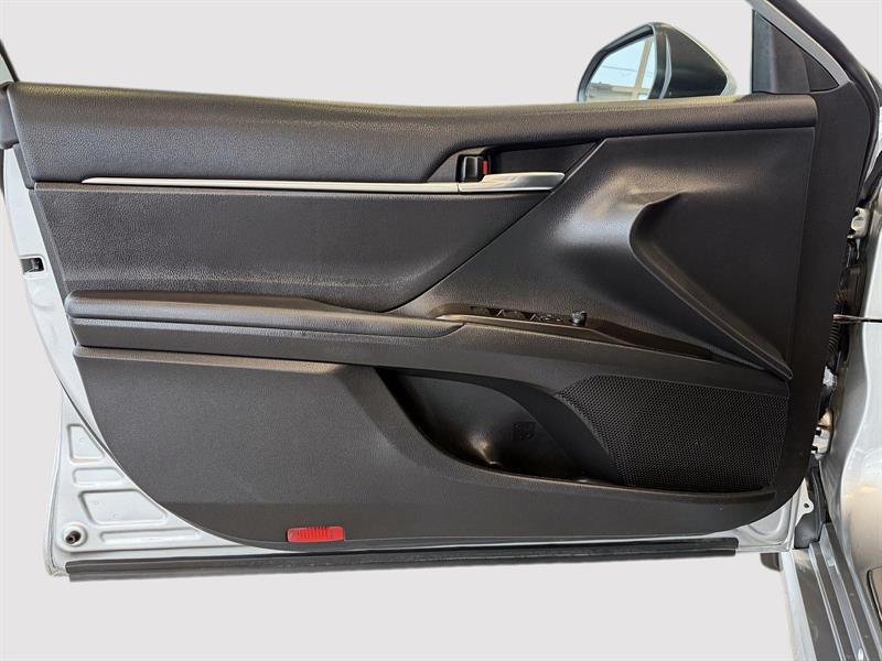 toyota Camry Hybrid 2022 - 21